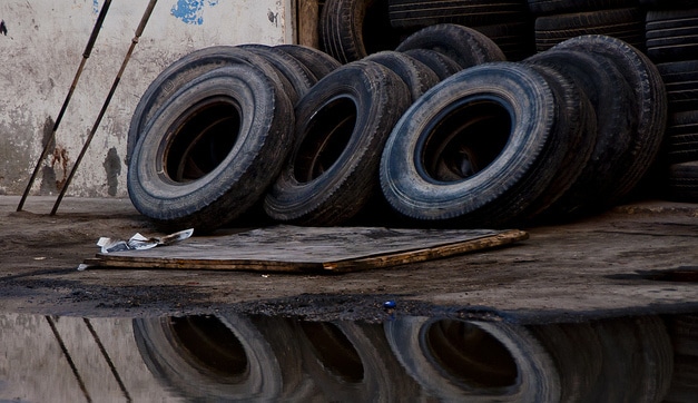 Carbon black extracted from old tires may find use as anodes for electric car batteries.